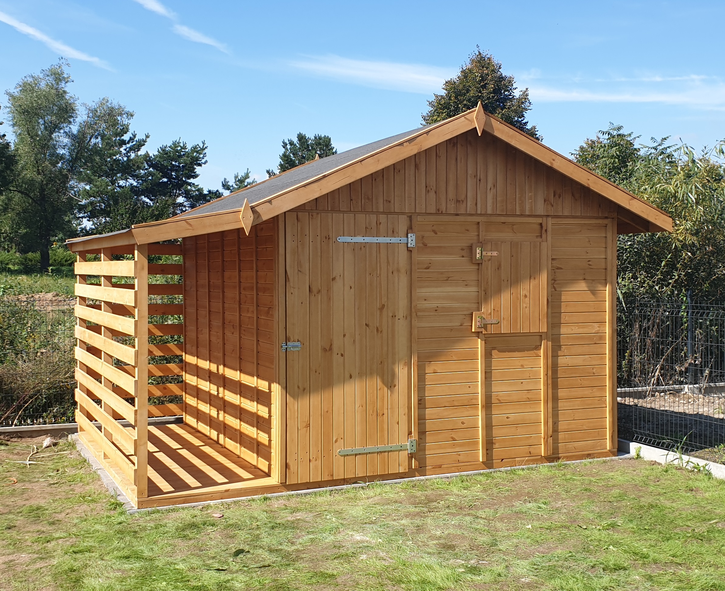 Domek ogrodowy 4×3 m z drewutnią